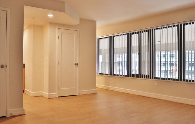 1 bed, 1 bath, 600 sqft, $2,923, Unit 0121