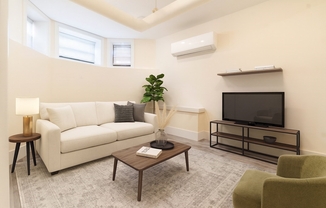 Studio, 1 bath, 518 sqft, $2,495, Unit 32
