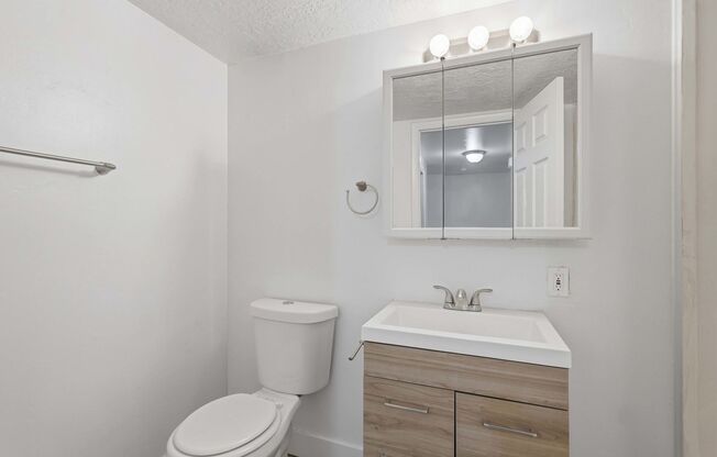 1 bed, 1 bath, 744 sqft, $850, Unit 49