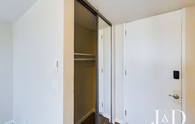 Studio, 1 bath, 499 sqft, $2,275