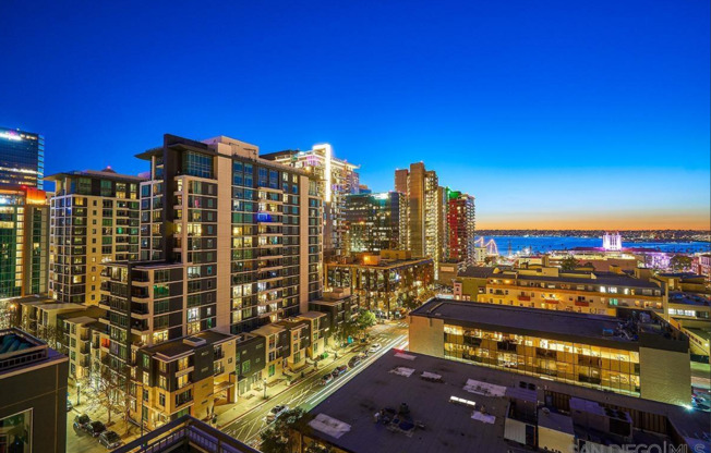 2 beds, 2 baths, $4,900, Unit # 1003