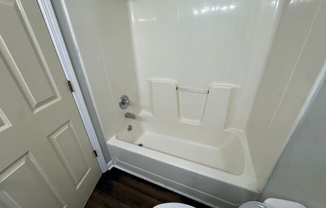 1 bed, 1 bath, 560 sqft, $745, Unit J64