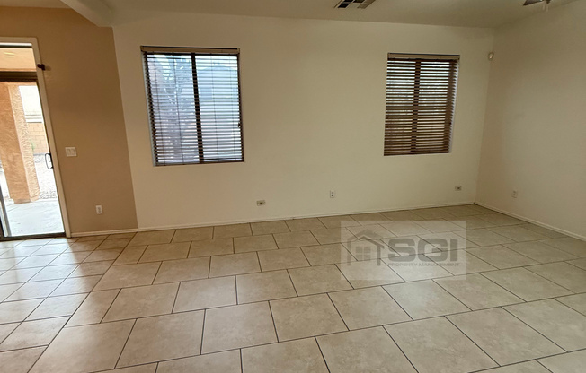 6414 S 72 LN