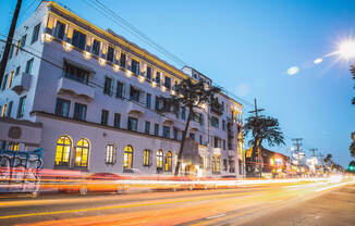Exterior View In Night at Villa Carlotta – Furnished Apartments, Los Angeles, CA, 90028