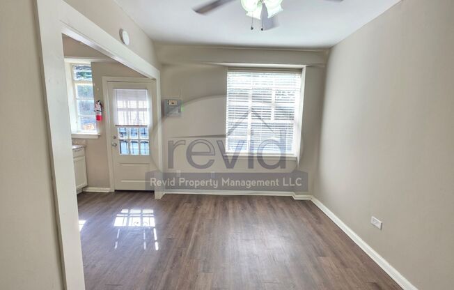 2 beds, 1 bath, 752 sqft, $995, Unit 1301-5