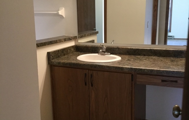 2 beds, 1 bath, 965 sqft, $1,625, Unit 7617CE
