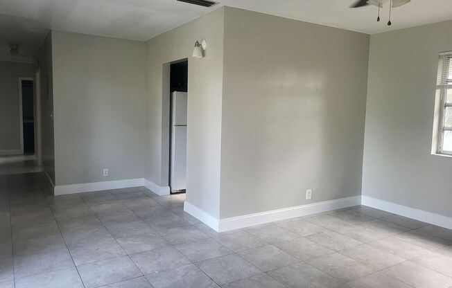 2 beds, 1 bath, 1,000 sqft, $1,950, Unit 1406-4