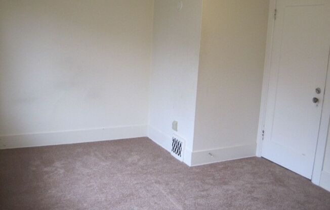 1 bed, 3 baths, 204 sqft, $825, Unit 3-C