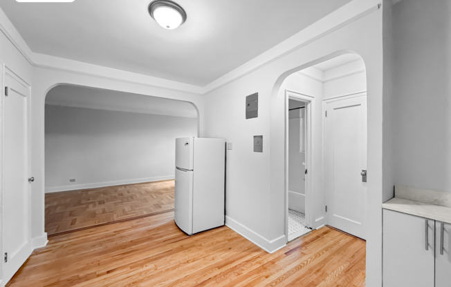 1685 E 5 ST