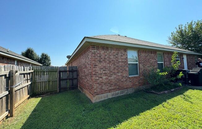 3 beds, 2 baths, $1,550