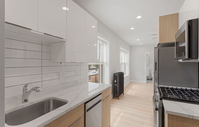 1 bed, 1 bath, 372 sqft, $1,695, Unit 1631-2E