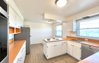 12815 NE FREMONT ST