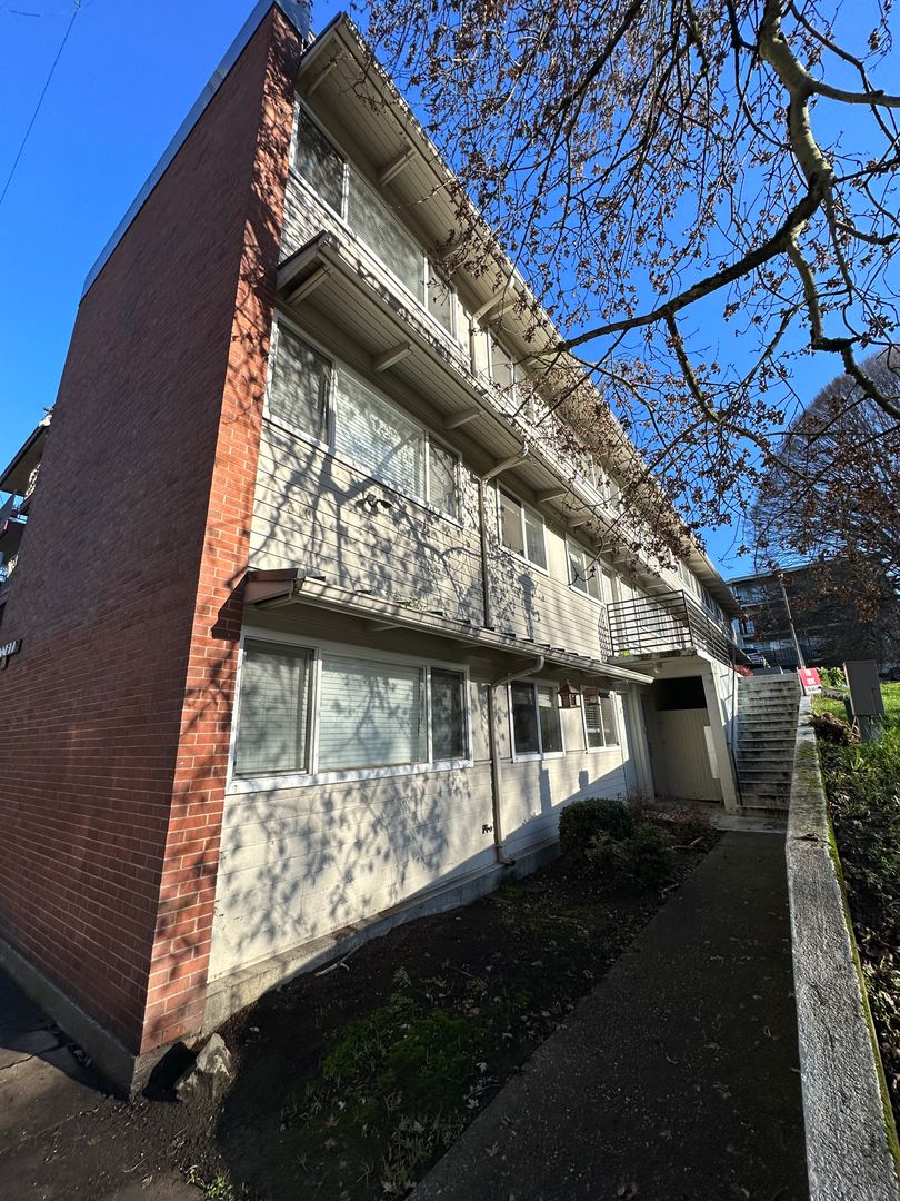 Sennett Apartments