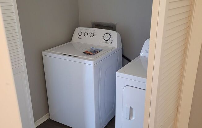 2 beds, 1 bath, 825 sqft, $890, Unit 2923-4