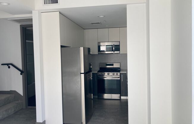 2 beds, 2 baths, 925 sqft, $3,200, Unit 209