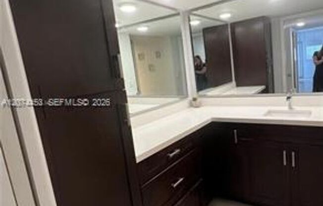 2 beds, 2 baths, $3,550, Unit # 423