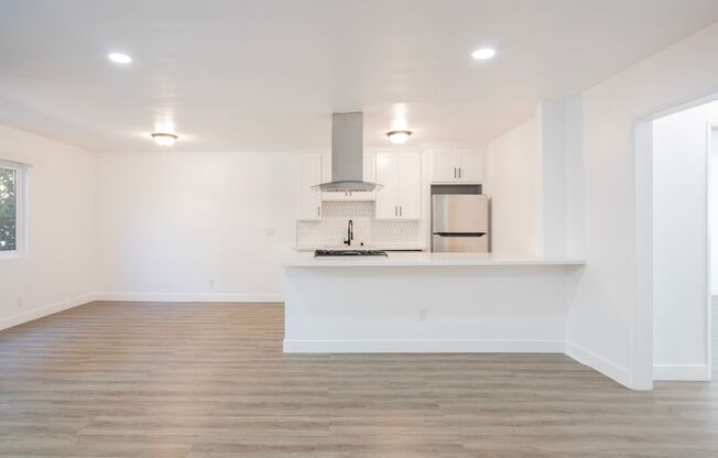 1 MONTH FREE! Newly Remodeled 2 bed / 2 bath in West Hollywood