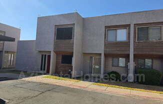 615 W 13 ST