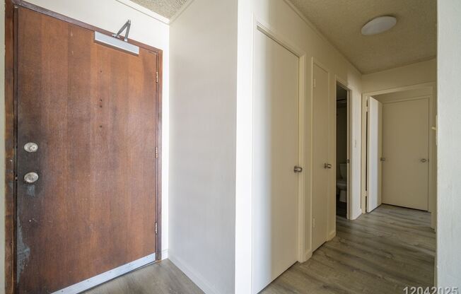 2 beds, 2 baths, $2,700, Unit #1403