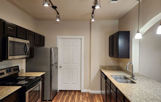 3 beds, 2 baths, 1,187 sqft, $1,520, Unit 4202