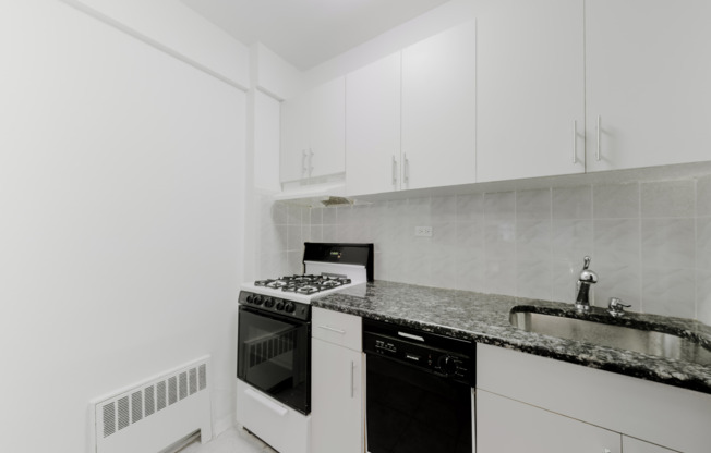 2 beds, 1 bath, $4,995, Unit 3C