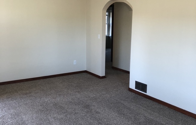 Charming Northside Rancher 3 bedrooms with 1.25 bathrooms.