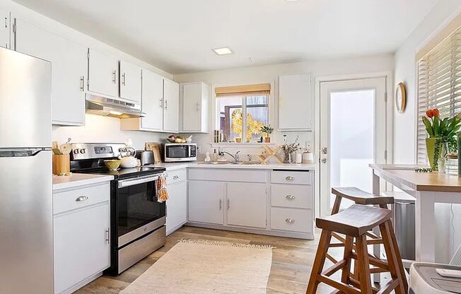 Remodeled Duplex, Cute Neighborhood, Close to Schools