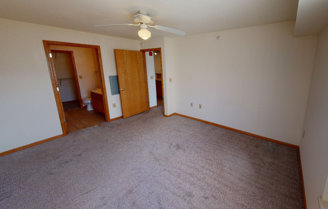 2 beds, 2 baths, 1,050 sqft, $1,825, Unit 1330-102
