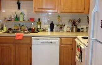 32 TUFTS AVE