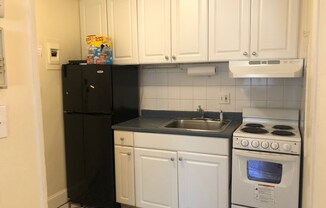 Studio, 1 bath, 310 sqft, $1,800, Unit 3