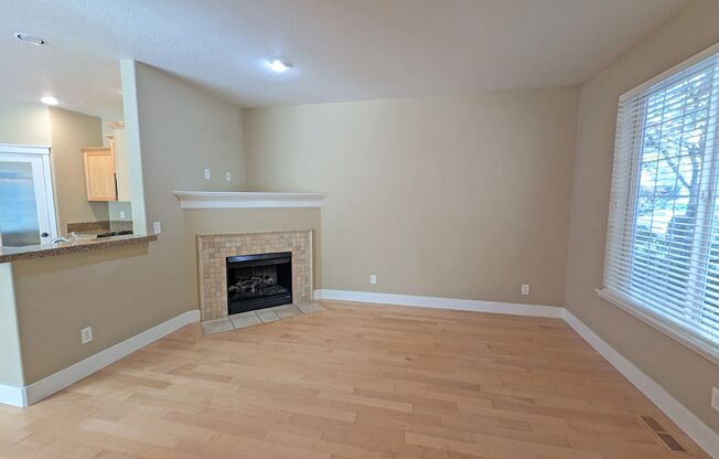 2 bedroom 2.5 bath townhouse