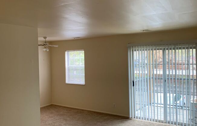 2 beds, 1 bath, 852 sqft, $1,079, Unit C-G 11