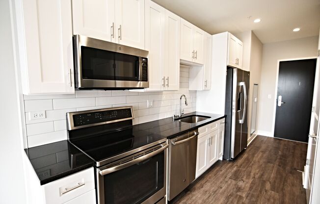 Studio, 1 bath, 468 sqft, $2,100, Unit 3833-610