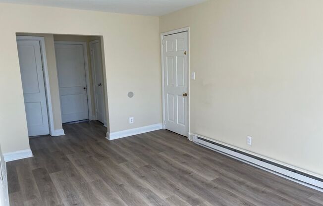 910 E. Patapsco Ave.