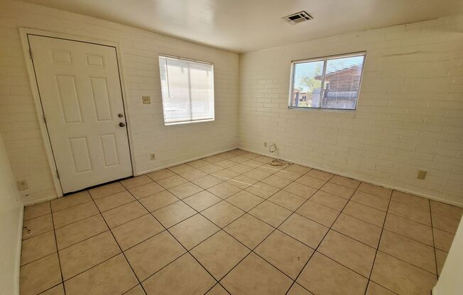 1608-1610 W. Becker Lane