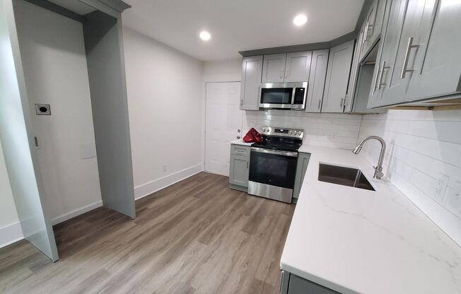 COMING SOON! Live in Comfort & Style – Renovated 3-Bedroom in Statesville Ave Terrace!