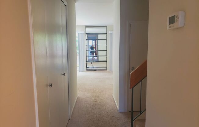 Contemporary 3 Bedroom 2.5 Bathroom Interior Townhome In Reston