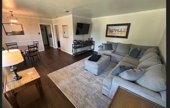 2 beds, 1 bath, $1,950