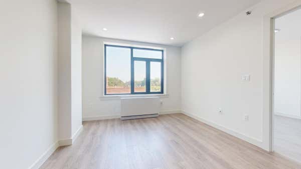 1 bed, 1 bath, 600 sqft, $2,700, Unit 4G