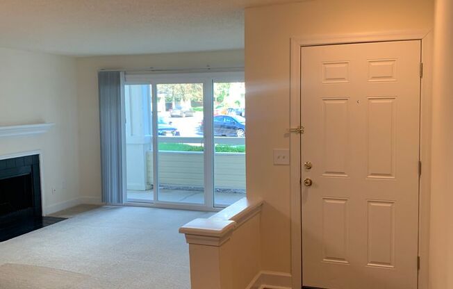 1 bed, 1 bath, 779 sqft, $1,650, Unit 1009 G #1D