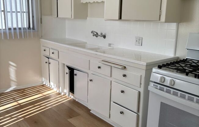 Crescent Heights 1227