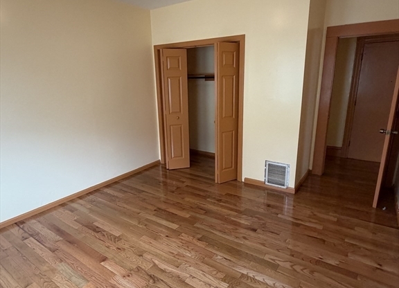 4 beds, 1 bath, 1,500 sqft, $2,800, Unit 2