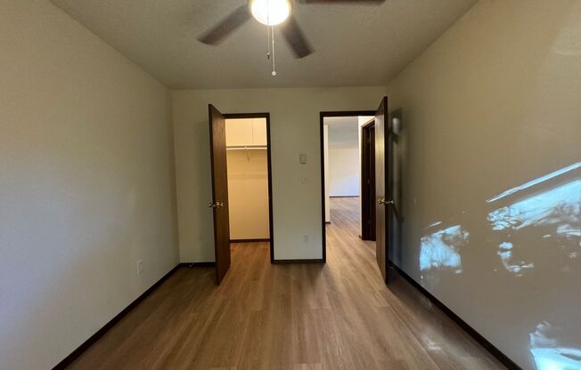 2 beds, 1 bath, 850 sqft, $1,550, Unit 2404