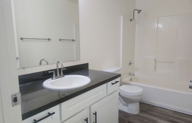 2 beds, 1 bath, 875 sqft, $1,495, Unit 127-66
