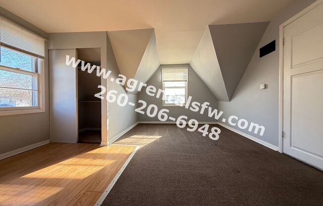 1 bed, 1 bath, 728 sqft, $750, Unit 325 1/2 Dalgren Ave