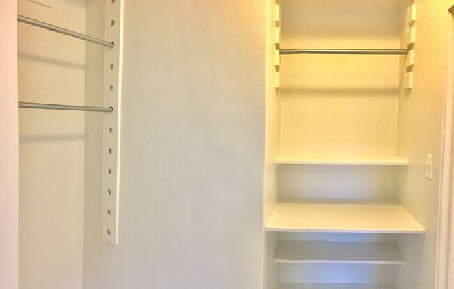 Studio, 1 bath, 233 sqft, $1,190, Unit 302