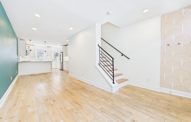 2 bedroom, 2 bathroom house with backyard