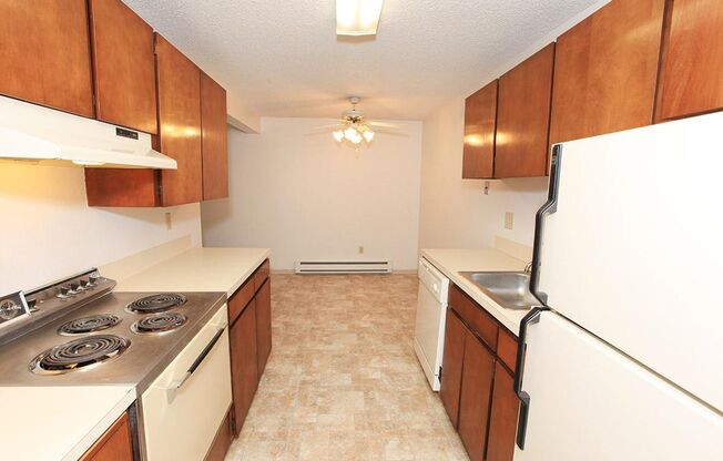 2 beds, 1 bath, 969 sqft, $1,865, Unit 2420