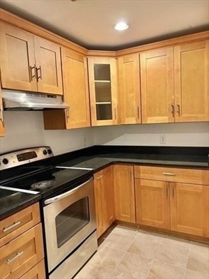 2 beds, 1 bath, 978 sqft, $2,600, Unit 417