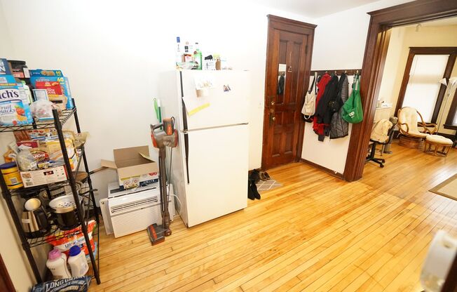 Studio, 1 bath, 550 sqft, $1,135, Unit 1